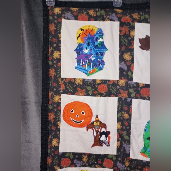 Vintage Halloween Quilt Size 37x36in EUC - Picture 3 of 9